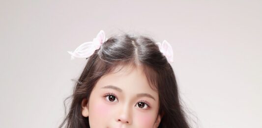 Mẫu nhí 9 tuổi Nhật Ánh tự tin gây bất ngờ khi đóng phim cổ trang