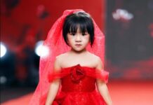 Mẫu nhí Tú Uyên được săn đón