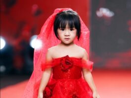 Mẫu nhí Tú Uyên được săn đón